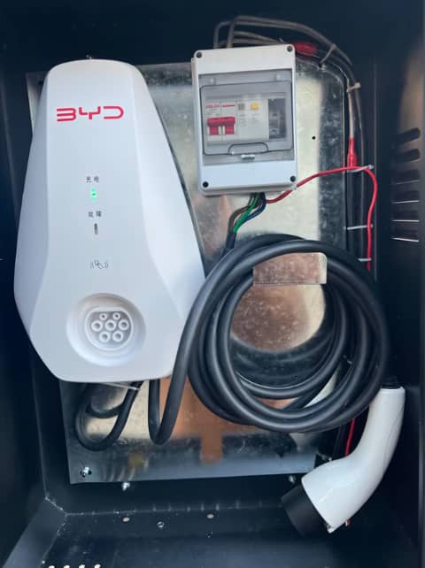 Xevaban.com ở 214 Giải Ph&oacute;ng l&agrave; đơn vị chuy&ecirc;n cung cấp phụ t&ugrave;ng geely ex5, đồ chơi geely ex5, trụ sạc Geely EX5, trụ sạc &ocirc; t&ocirc; điện, trụ sạc, trụ sạc BYD, trụ sạc BYD ch&iacute;nh h&atilde;ng, sạc xe điện, cọc sạc &ocirc; t&ocirc;, trụ sạc EX5